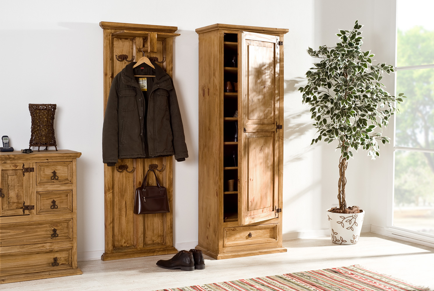 Garderobe Mexico Kollektion honigfarbig gewachst im Landhausstil