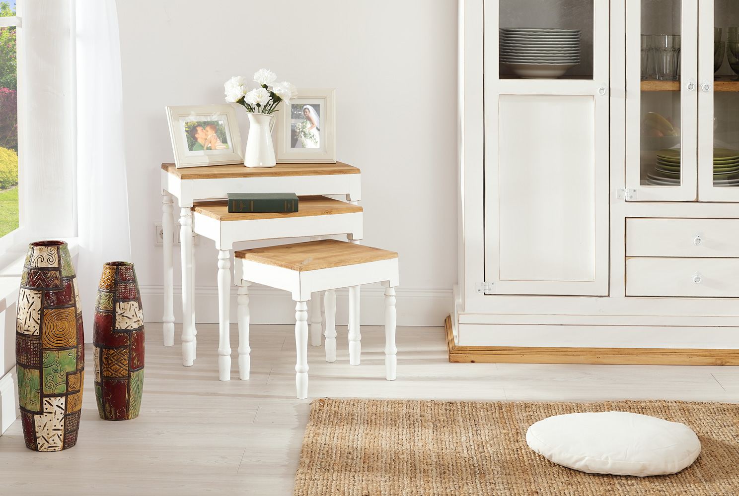 Weiße Beistelltische Massivholz im Shabby Chic Landhausstil